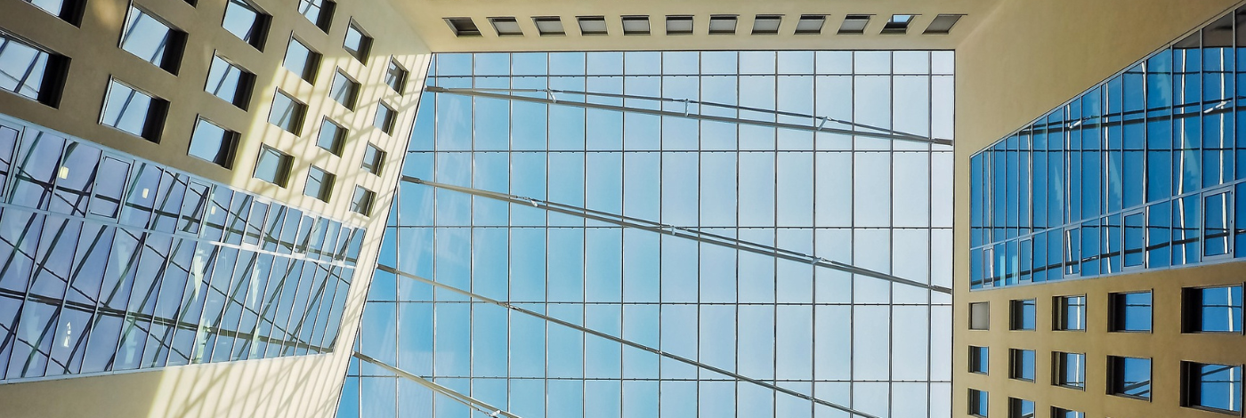 El vidrio estructural en el diseño de techos de cristal