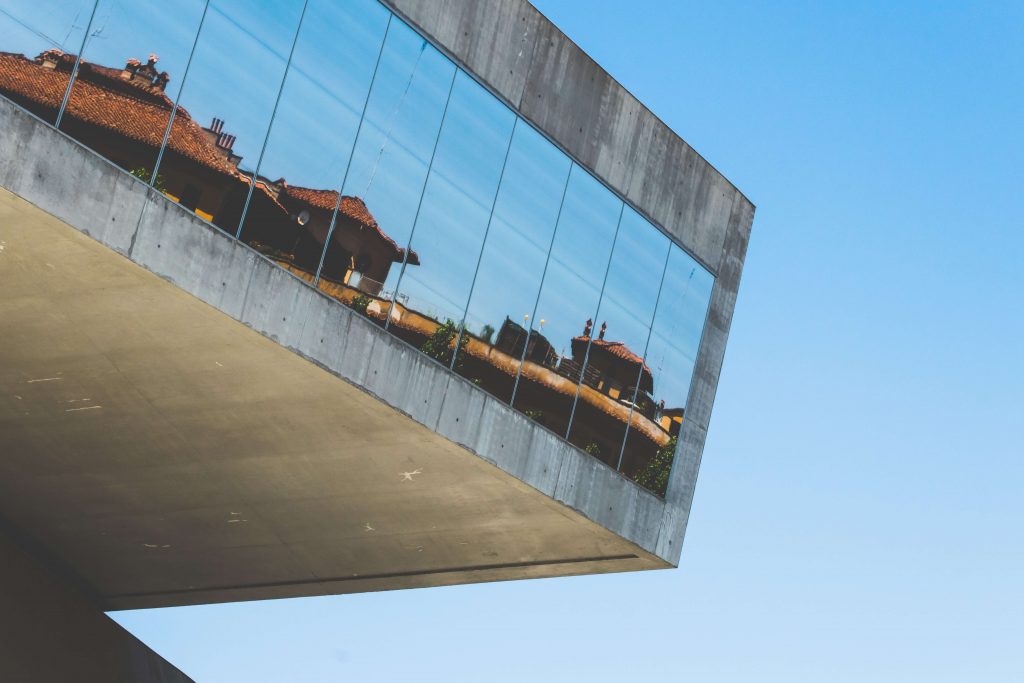 ventanas de vidrio reflectivo